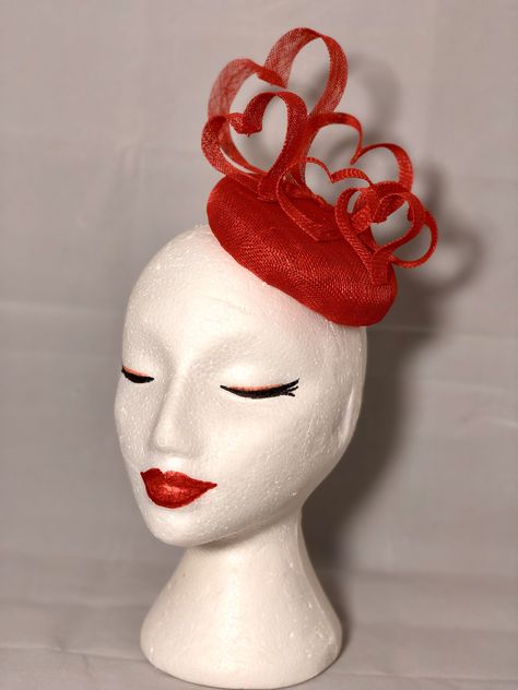 Heart Costume Diy, Heart Fascinator, Heart Headpiece, Valentine Hats, Unusual Hats, Valentines Headband, Fascinator Hats Diy, Church Lady Hats, Couple Sculpture