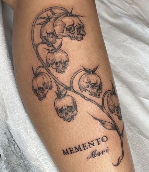 Portland Oregon Tattoo Artists, Good Starter Tattoos, Mortician Tattoo, Spooky Flower Tattoo, Spooky Matching Tattoos, Cute Skull Tattoos, Human Skull Tattoo, Art Work Tattoo, Skull Flowers Tattoo