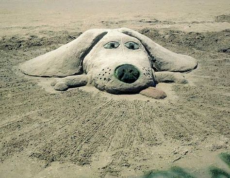 Most Amazing Sand Castles | Funny Sand Sculptures – Beach Bliss Living - Decorating and Lifestyle Blog Easy Sand Sculptures Ideas, Sand Creations At The Beach, Sand Sculptures Easy The Beach, Beach Sand Crafts, Sandcastle Ideas, Sand Creations, Beach Sand Castles, Beach Sand Art, Sand People