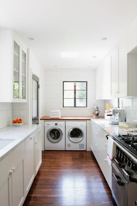 Laundry in kitchen Laundry In Kitchen, Galley Kitchen Remodel Ideas, New England Kitchen, Small White Kitchens, Galley Kitchen Remodel, White Kitchen Remodeling, Tiny Kitchen, Trendy Kitchen, Laundry Room Design