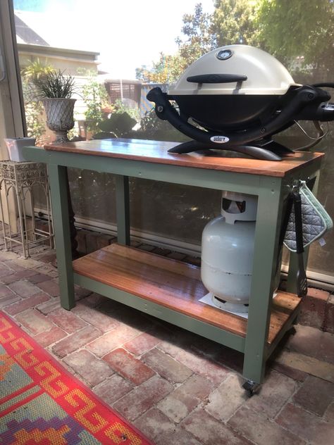 Diy Bbq Stand, Bbq Trolley Ideas, Bbq Stands Ideas, Bbq Trolley, Diy Grill Table, Outdoor Grill Cart, Pizza Table, Bbq Station, Laundromat Business