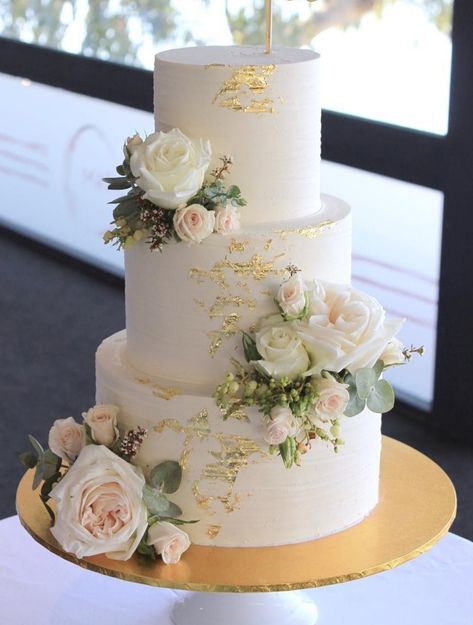 Wedding Cake Designs Romantic, Cake Decor Wedding, Wedding Tiered Cake, 50th Anniversary Cakes Gold 2 Tier, Wedding Cakes With Gold Accents, Wedding Cakes Elegant Romantic Gold, Bride Cake Wedding, Wedding Cakes With Gold, Wedding Cake 2024