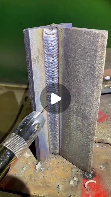 Welding Career Now on Instagram: "Making vertical welding look effortless! Great job! 👏 🎥 welding.mick #welding #welder #weldilicious #weldernation #welded #welders #weldinglife" Wire Welding Projects, Welding Shop Ideas, Tig Welding Projects, Lazer Welder, Diy Welding Tools, Welding Hacks, Welding Aluminium, Welding Projects To Sell, Welding Cart Plans