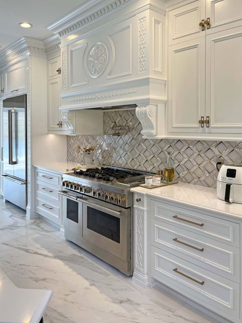 Classic white painted kitchen North Brunswick, NJ | WL Kitchen & Home Cabinet Baseboard, Luxury White Kitchen, Kitchen Flooring Ideas, Classical Kitchen, Top Kitchen Designs, Beautiful Kitchen Cabinets, Elegant Kitchen Design, Classic Kitchen Design, Classic White Kitchen