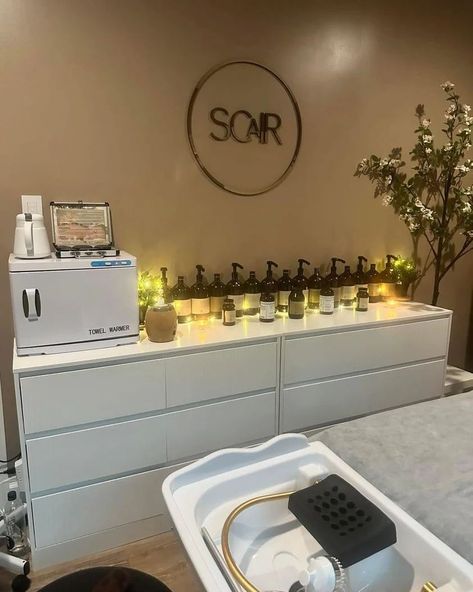 My girlfriend absolutely LOVES massages and discovered @scair_headspa on TikTok a few months back. She's been wanting to do a Japanese Head Spa for at least a year now and when she saw this place was in Bowie she knew she just HAD to go! So as a surprise for our anniversary I treated her to the 2 hour premium package. I knew there would be a long list of people who wanted to try this, so I put myself on the wait list and eventually after a brief period got a text message of some openings. I ... Head Spa Room, Head Spa Salon, Japanese Head Spa, Head Spa, Spa Room Decor, Mini Spa, Boutique Ideas, Office Room Decor, Our Anniversary