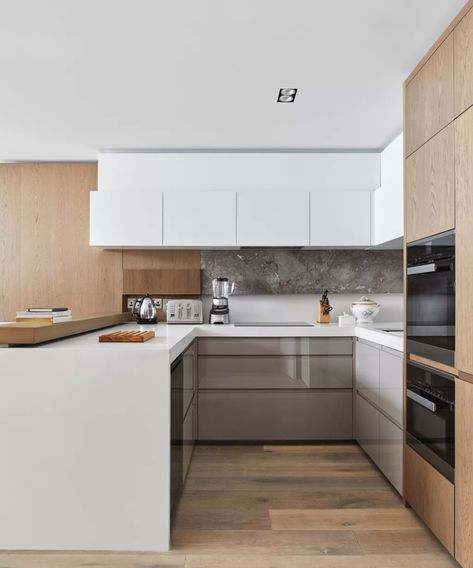 U-shaped kitchen ideas: Embrace this ultra-practical design | Homes & Gardens | Modern U Shaped Kitchens, Kitchen Layout U Shaped, Small U Shaped Kitchen, Kitchen Shapes, Dark Wood Kitchens, Kitchen Finishes, Small Kitchen Layouts, Small Kitchen Storage, Rustic Modern Kitchen