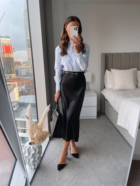 Office Wear Women Work Outfits Business Fashion Pencil Skirts, Business Casual Silk Skirt, Formal Satin Skirt Outfit, Satin Skirt Business Outfit, Work Midi Skirt Outfit, Silk Skirt Office Outfit, Black Skirt Outfit For Work Office Style Professional Women, Skirt Corporate Work Outfits, Corporate Outfits Skirt