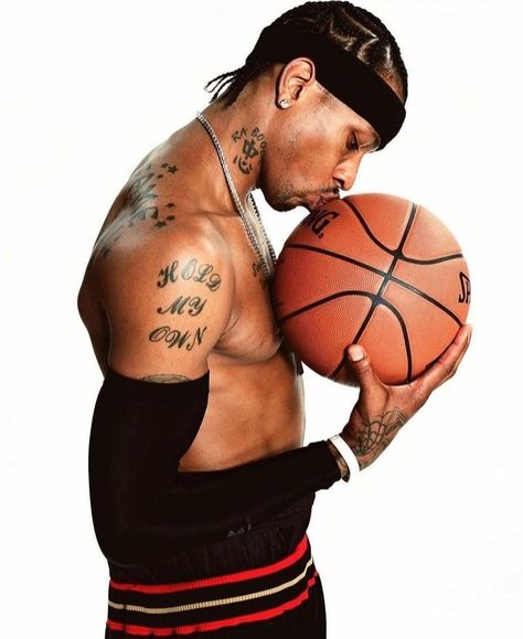 Allen Iverson The Answer, Girls Basketball Shoes, Street Basketball, Basketball Systems, Nba Basketball Art, Basketball Tips, Basketball Skills, Basketball Photography, Ball Is Life