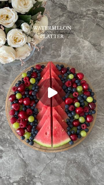 🍃 𝐒  𝐀  𝐁  𝐈  𝐑  𝐀     𝐁. 🍃 on Instagram: "Comment „𝐖𝐀𝐓𝐄𝐑𝐌𝐄𝐋𝐎𝐍 🍉“, if you love this fruit too😍

#watermelon #wassermelone #fruit #fruitlover #fruits #healthy #vitamin #fruitplatter #platter #food #foodie #foodporn #foodblogger #foodstagram #instafood #foodstyling #foodstylist #foodlover #yummy #fyp #sabirasfoodlife" Watermelon Tray, Summer Fruit Platter, Charcuterie Fruit, Fruit Boards, Cheese And Cracker Tray, Party Food Bars, Platter Food, Fruit Board, Fruit Platter Designs