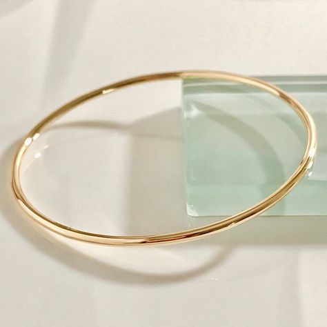 Simple Gold Bangle, 14k Gold Bangle Bracelet, Plain Gold Bangles, Minimalist Bangle, Blue Board, Gold Bangles For Women, Meatball Soup, Modern Gold Jewelry, Bridal Diamond Jewellery