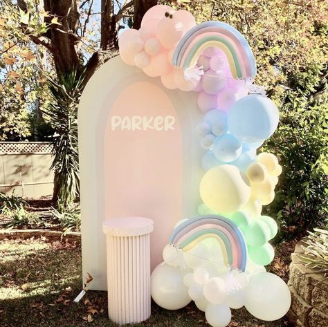 Scary Birthday Party, Scary Birthday, Baby Shower Simple, Balloons Decor, Rainbow First Birthday, 1st Birthday Girl Decorations, Unicorn Themed Birthday Party, Pastel Balloons, Girl Birthday Decorations