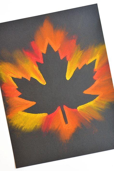 Leaf Templates, Paper Pumpkin Craft, Autumn Leaves Craft, Chalk Pastel Art, Leaf Projects, Autumn Leaves Art, Fall Arts And Crafts, Fall Art Projects, Chalk Pastel