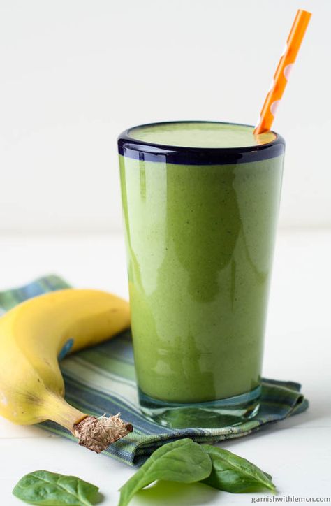 Spinach Banana Protein Smoothie ~ http://www.garnishwithlemon.com Best Spinach Smoothie Recipe, High Protein Smoothie Recipes, Spinach Smoothie Recipes, Banana Protein Smoothie, Protein Rich Breakfast, High Protein Smoothies, Protein Smoothie Recipes, Banana Protein, Fat Burning Smoothies