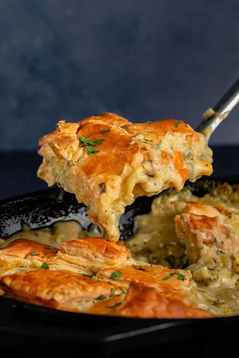 This easy Vegan Pot Pie is the ultimate comfort food! The cozy dish is made directly in an oven-safe skillet then topped with a puff pastry topping. Vegan Chicken Pot Pie Casserole, Vegan Tattoo Ideas, Breakfast Pot Pie, Vegetable Pot Pie Recipe, Vegan Pot Pie Recipe, Vegan Chicken Pot Pie, Vegan Pot Pie, Meatless Meat, Vegetable Pot Pie