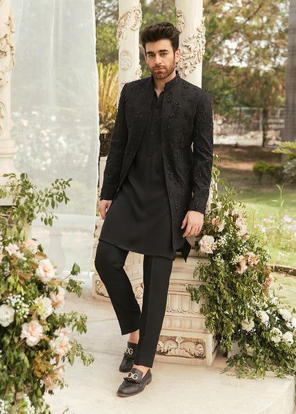 Black Indian Outfit Men, Kurta Sherwani For Men, Sherwani Styles For Men, Indian Wedding Kurta For Men, Shaadi Outfits For Men, Black Indo Western Dress Men, Formal Dresses For Men Wedding Indian, Indo Western Outfits Wedding For Men, Marriage Suits For Men