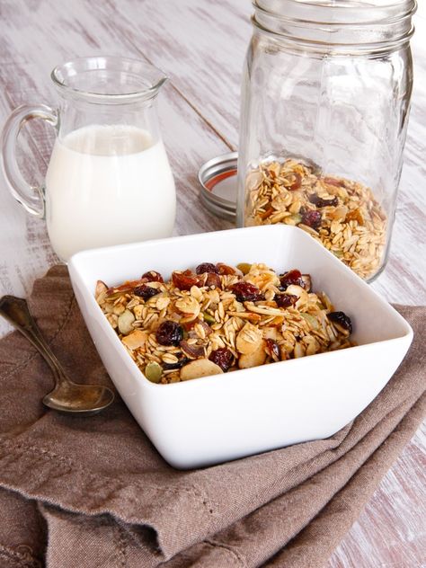 Maple Toasted Muesli - Rolled Oats and Flavorful Nuts Toasted with a Touch of Maple Syrup, Tossed with Dried Fruit. Healthy Breakfast or Snack. Hot Oats, Muesli Recipe, Homemade Cereal, Family Snacks, Homemade Muesli, Rolled Oats, Apple Recipes, Dried Fruit, Maple Syrup