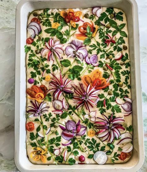 Decorate Bread, Mums Homecoming Pink, Foccacia Bread, Focaccia Bread Recipe, Decorações Com Comidas, Bread Art, Focaccia Bread, Mums Homecoming, Easy Food Art