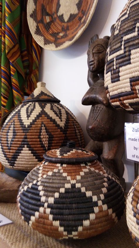 Zulu Traditional Decorating Ideas, West African Design, Zulu Patterns, Zulu Baskets, African Room, Resort Interior Design, African Pottery, African Interior Design, Resort Interior