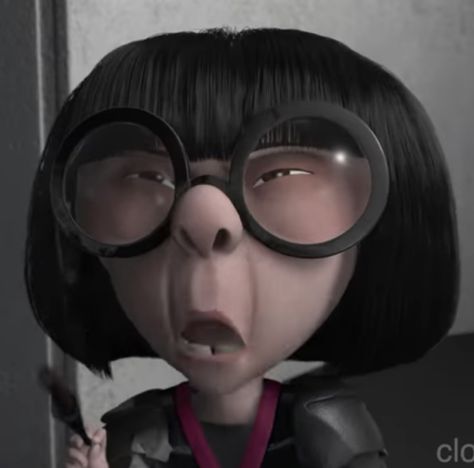 Edna Pfp Funny, Edna Mode Funny Pfp, Edna Pfp, Edna Moda Wallpaper, Edna Mode Wallpaper, Lowkey Profile Picture, Ugly Pfp, Lowkey Pics, Aunt Edna