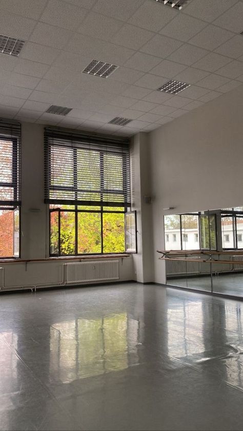 Ballet Studio In House, Ballet Practice Room, Practice Room Aesthetic, Dance Practice Room Aesthetic, Dance Academy Aesthetic, Dance School Aesthetic, Aesthetic Dance Studio, Ballet Studio Aesthetic, Dance Practice Aesthetic