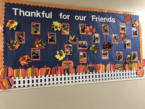 Thanksgiving Bulletin Board Ideas, Friends Bulletin Board, Thanksgiving Bulletin Board, November Bulletin Boards, Thanksgiving Bulletin Boards, Art Bulletin Boards, Interactive Bulletin Boards, Thanksgiving Turkey Craft, Polka Dot Theme