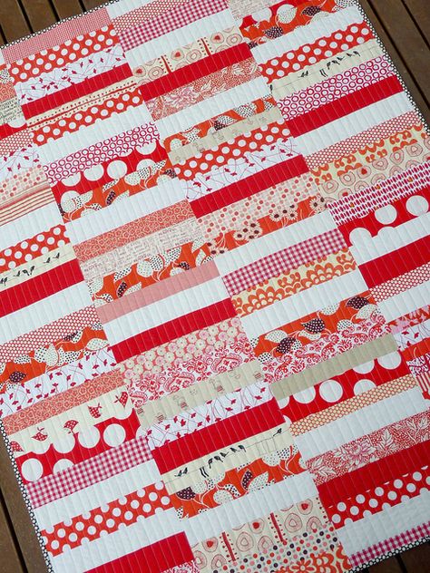 Coin Quilt, Red Pepper Quilts, 3d Book, Two Color Quilts, White Quilts, Red And White Quilts, Quilt Modernen, Signature Quilts, String Quilts