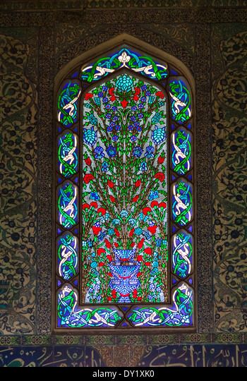 Topkapi Palace Istanbul, Topkapi Palace, Glass Rocks, Art Stained, Stained Glass Designs, Gorgeous Glass, Bottle Painting, Stained Glass Window, Glass Marbles