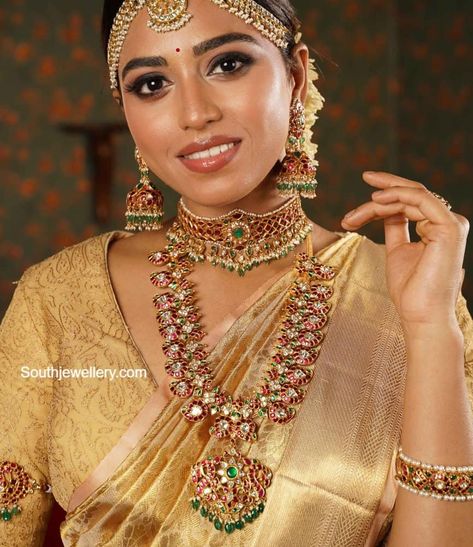 Antique gold bridal kundan jewellery set - Indian Jewellery Designs Bridal Kundan Jewellery Set, Bridal Kundan Jewellery, Rani Haram, Telugu Bride, Marriage Jewellery, Mango Mala, Best Jewellery Design, Baby Jewellery, Polki Sets