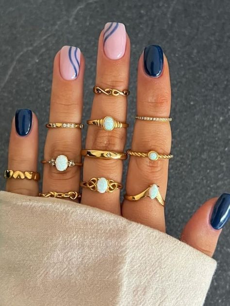 September nail designs: dark blue with simple swirls Navy Nails, Kutek Disney, Navy Blue Nails, Milky Nails, September Nails, Short Gel Nails, Cute Simple Nails, Short Square Nails, Smink Inspiration