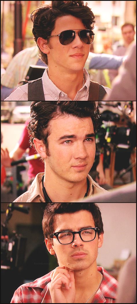 Jonas Brothers Brothers Pictures, Men Beards, Kevin Jonas, Jonas Brother, Disney Cast, Three Brothers, Three Boys, Joe Jonas, Nba Playoffs