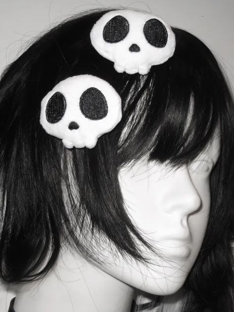 Elevate your style with these unique plush skeleton hairclips. Adorned with a soft and cuddly skeleton design, these hair clips add a quirky and playful touch to any outfit. Perfect for those who love to mix a bit of spooky charm with their kawaii fashion. The price is for one pair of hair clips, making it easy to create a coordinated look. Ideal for themed parties, cosplay, or just adding a bit of fun to your daily wear. Skeleton Hair Clips, Cool Fashion Accessories, Kawaii Hair Pins, Alternative Hair Accessories, Emo Hair Accessories, Goth Hair Clips, Emo Items, 2000s Hair Clips, Horror Accessories