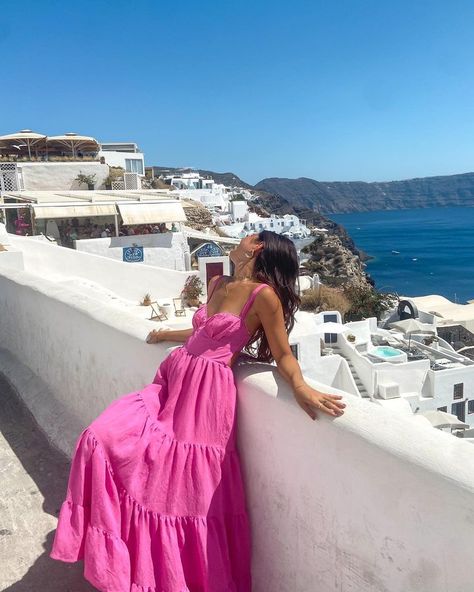 All Posts • Instagram Greece Summer Outfits, Santorini Outfit, Greece Dress, Greece Outfit, European Summer Outfits, Greece Vacation, Europe Outfits, Italy Outfits, Mia 3