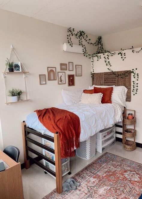 25 Cute Dorm Room Ideas For Girls In College (Best Inspo for 2022) - MP Dorm Room Themes, Rounded Table, College Bedroom Decor, Dorm Room Layouts, Cozy Porch, College Dorm Room Inspiration, Interiors Bedroom, Dream Dorm Room, Boho Dorm Room