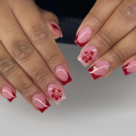 ♥️ Cute Short Nail Sets Red, Red And White Short Nails, Red Nails Short Design, Cute Short Red Nails, Short Red Square Nails, Short Red Nails Acrylic, Short Acrylic Nails Red, Red Nails With Designs, Red Nail Designs Short