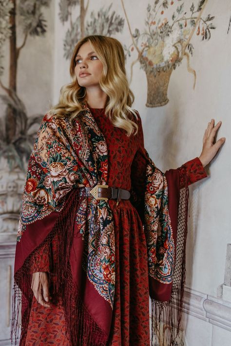 Katalog - Lena Hoschek Tradition AW22/23 Seite 50, 51 Bridal Dirndl, Afghan Culture, Strega Fashion, Souvenir Collection, A Daily Routine, Gold Ornament, Lena Hoschek, Mode Boho, Folk Fashion