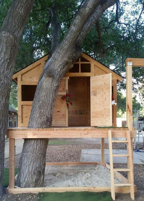 Treehouse Design Architecture, Outdoor Forts, Treehouse Masters, Tree House Plans, Tree Fort, Tree House Diy, Build A Playhouse, Tree House Kids, Cozy Backyard