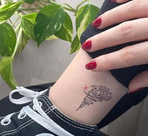 Lis2 Tattoo, Life Is Strange Butterfly Tattoo, Chloe Price Tattoo, Lis Tattoo, Divergent Factions, Small Tats, Cool Tattoo, Chloe Price, Flash Tattoo Designs