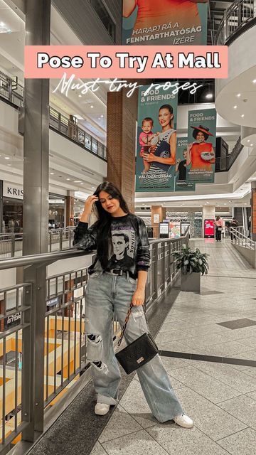 Photoshoot Ideas At Mall, Outfit To Go To The Mall, Birthday Outfit Poses, Photoshoot In Mall, Mall Photoshoot Ideas, Lowkey Photos, Mall Photo Ideas, Mall Photoshoot, Mall Photos