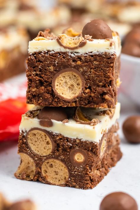 No Bake Traybake Recipes Fridge Cake, Healthy Tray Bakes, Tray Bake Desserts, No Bake Traybake Recipes, Christmas Tray Bakes, Malteser Recipes, Scottish Bakery, Malteser Tray Bake, Tiffin Cake