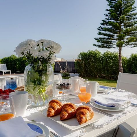 Enjoy your holiday month 🥐 Start your day with a delicious breakfast by the pool. Visit our collection of properties on: www.elite-rentals.net Breakfast By The Pool, Rental Property Management, Rental Property, Yummy Breakfast, Pool