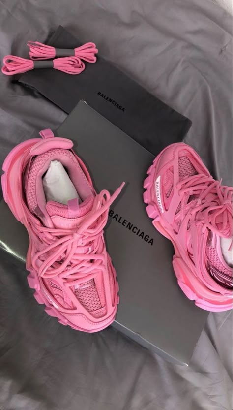 Pink Balenciaga, Pretty Sneakers, Dr Shoes, Trendy Shoes Sneakers, Pretty Shoes Sneakers, Balenciaga Sneakers, Shoes Outfit Fashion, Fresh Shoes, Hype Shoes