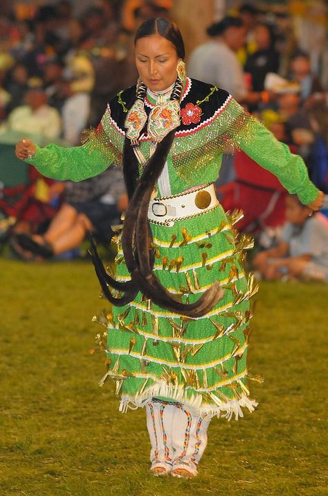 Jingle Dress Dancer, Powwow Dancers, Native American Dance, Powwow Regalia, Jingle Dress, Native American Regalia, Native Dress, Native American Pictures, Native American Photos