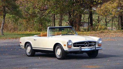 Mercedes Convertible Vintage, 1969 Mercedes 280 Sl, Classic Convertible Cars, Vintage Mercedes Convertible, Old Convertible, London Room, Mercedes Convertible, Mercedes Benz Convertible, Vintage Convertible