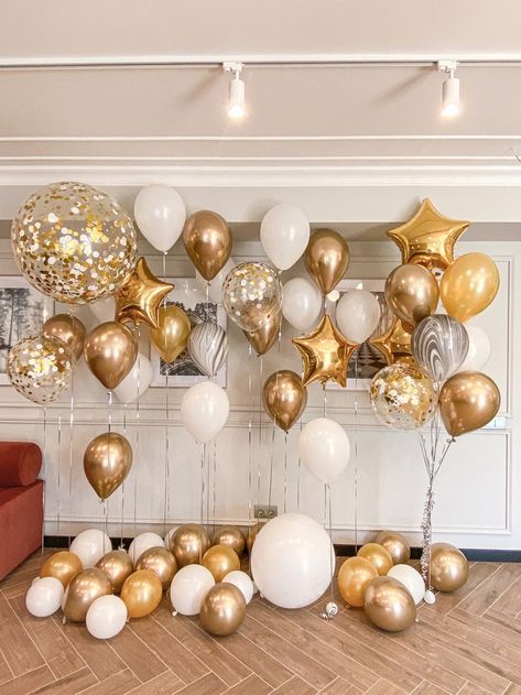 Silver Gold Birthday Decorations, Gold Ballon Deco, White And Gold Theme Graduation Party, Professional Party Decorations, Silver And Gold Party Decor, Golden Bday Ideas Themed Parties, All Gold Birthday Party, Gold 16 Balloons, Cream And Gold Birthday Decorations