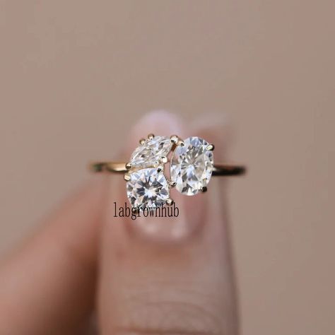 Past Present Future Ring, Family Ring, Oval Moissanite Ring, Moissanite Engagement Ring Oval, Oval Moissanite, Cvd Diamond, Moissanite Wedding Rings, Engagement Rings Oval, Ring Oval