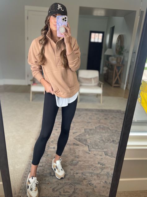 Nike Excee Outfits, Nike Excee, Nike Fontanka Waffle, Nike Fontanka, Sports Mom Outfit, Athleta Outfits, Nike Women Outfits, Nike Sneakers Outfit, Sneaker Outfits Women