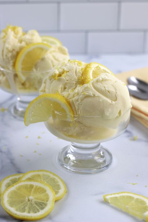 Frozen Lemon Dessert, Homemade Lemon Ice Cream, Lemon Custard Ice Cream, Limoncello Ice Cream, Ice Cream Lemon, Recipe For Ice Cream, Custard Ice Cream Recipe, Lemon Ice Cream Recipe, Cream Cheese Pie Recipes