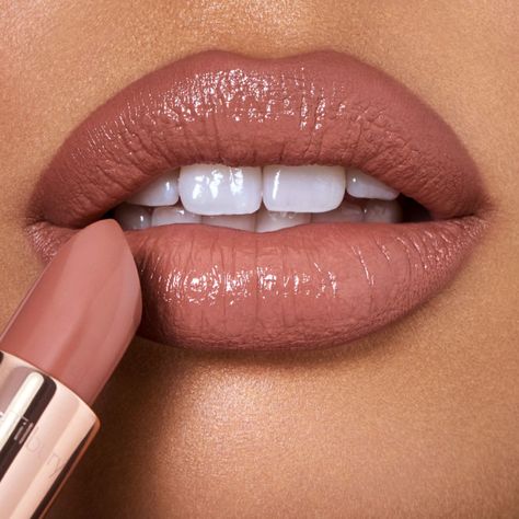 Lipsticks For Blondes, Lip Color For Champagne Dress, Charlotte Tilbury Runway Royalty, Coral Lipstick Makeup Looks, Bridal Lipstick Colors, Neutral Pink Lipstick, Peach Nude Lipstick, Wedding Lip Color, Charlotte Tilbury Kissing Lipstick