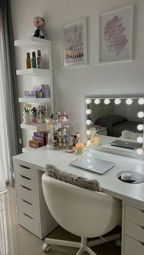 Basic Room Decor Ideas, Vanity Inspo, Beauty Room Vanity, White Room Decor, Luxury Room Bedroom, Classy Bedroom, Room Redesign, Girly Room, Redecorate Bedroom