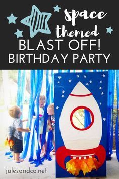 Ready to blast off for an awesome boy's birthday party? Check out our take on a space themed birthday party. Make a spaceship photo booth, plastic bottle rocket backpacks, astronaut play ideas, and more! 3-2-1-Blast Off! Blast Off Birthday Party, Space Themed Party, 4de Verjaardag, Rocket Party, Galaxy Party, Astronaut Party, Ballon Party, Astronaut Birthday, Space Theme Party